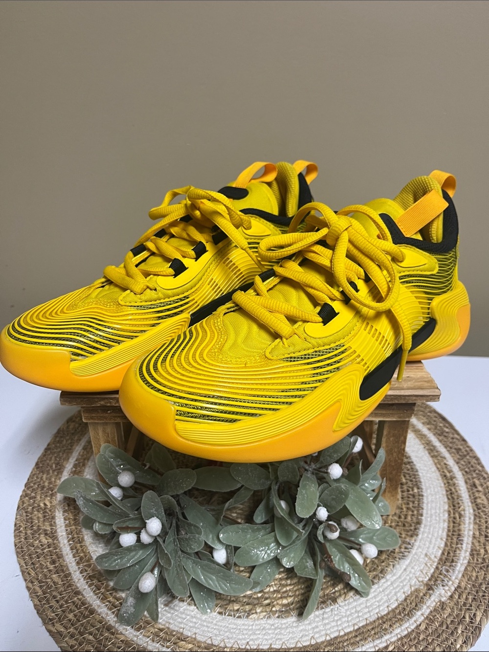Adidas Women’s (6) Exhibits Shoes NWOT